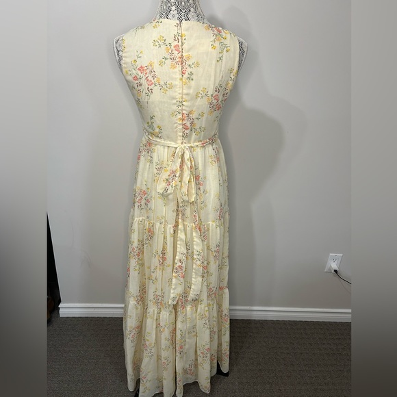 Vintage floral Gunne Sax style maxi dress with tiered skirt and matching shawl - Picture 6 of 15